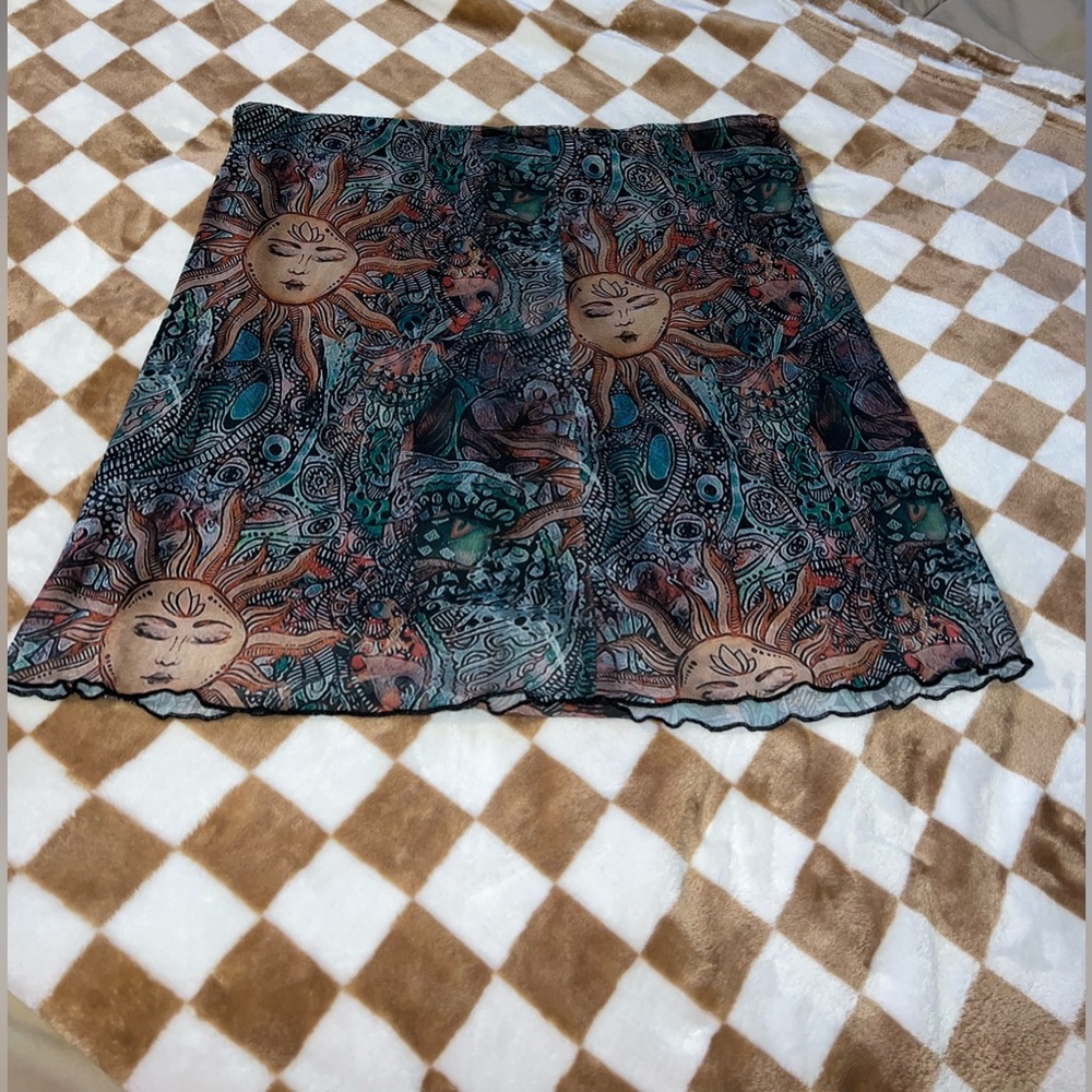 Pattern mini skirt